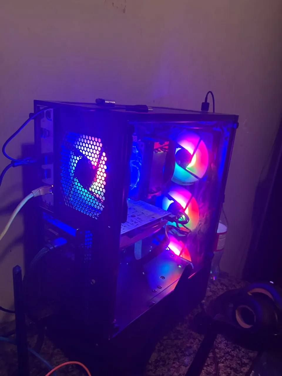 PC Gamer com iluminação RGB