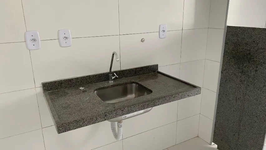 Pia de granito cinza andorinha 1,00x0,55m