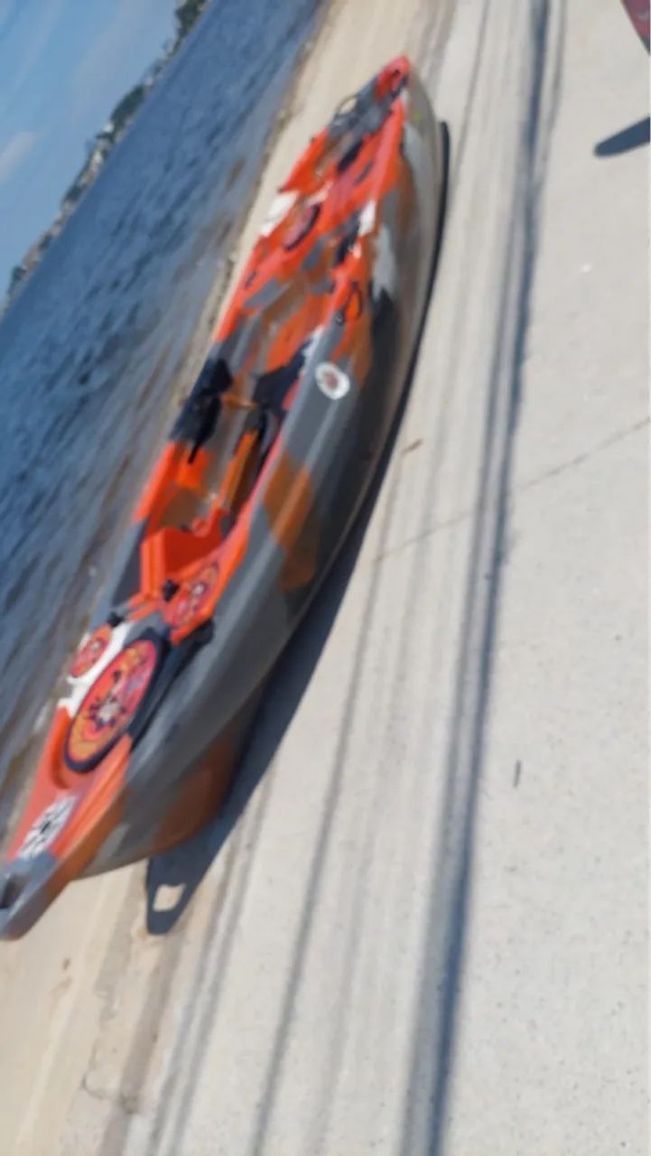 Vendo KAIAK com moto e remo R$ 4,500 - Foto 2