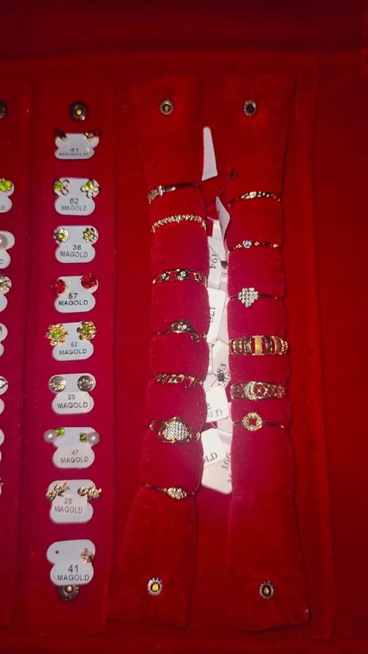 Anéis, brinco, cordão, gargantilha,  Magold Semijoias Diversos Modelos