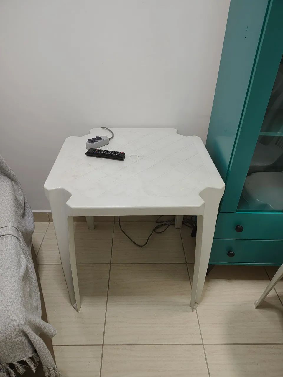 Mesa com 4 cadeiras  - Foto 2