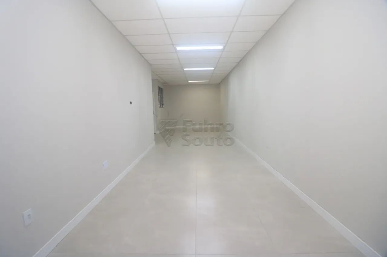 Loja Comercial com Vitrine no Edifício João Oliveira | Centro de Pelotas | Alto Fluxo e Ex - Foto 4