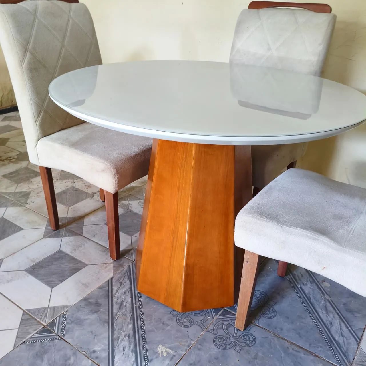 Vendo mesa com cadeiras a pronta entrega  - Foto 4