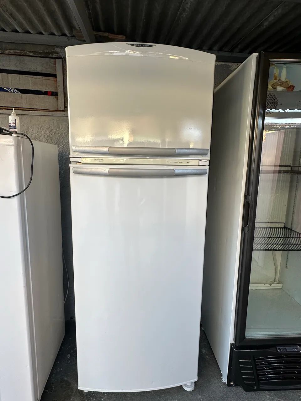 Vendo geladeira grande - Foto 2