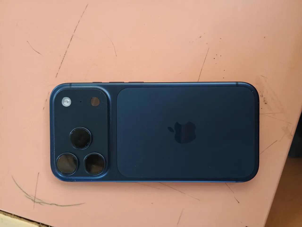 Iphone 17 pro novinho 