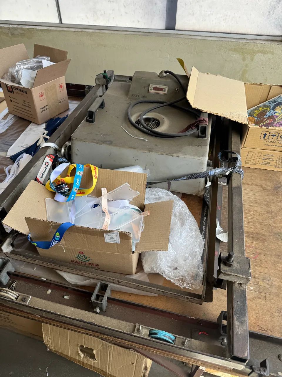 Mesa de Silk com carrinho + mesa reveladora 