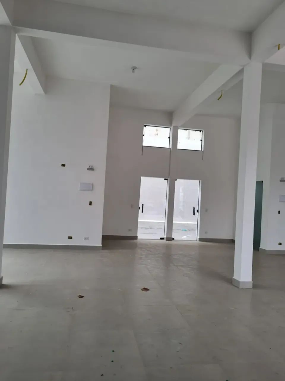 Sala/Conjunto para aluguel com 37 metros quadrados em Centro - Caraguatatuba - São Paulo
