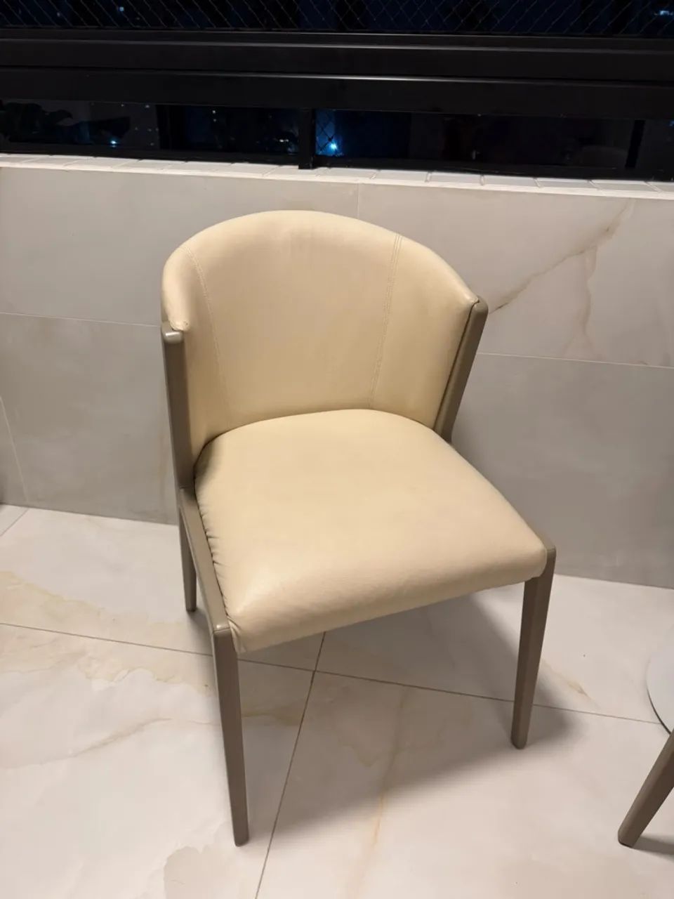 Cadeiras alcochoadas - Foto 2
