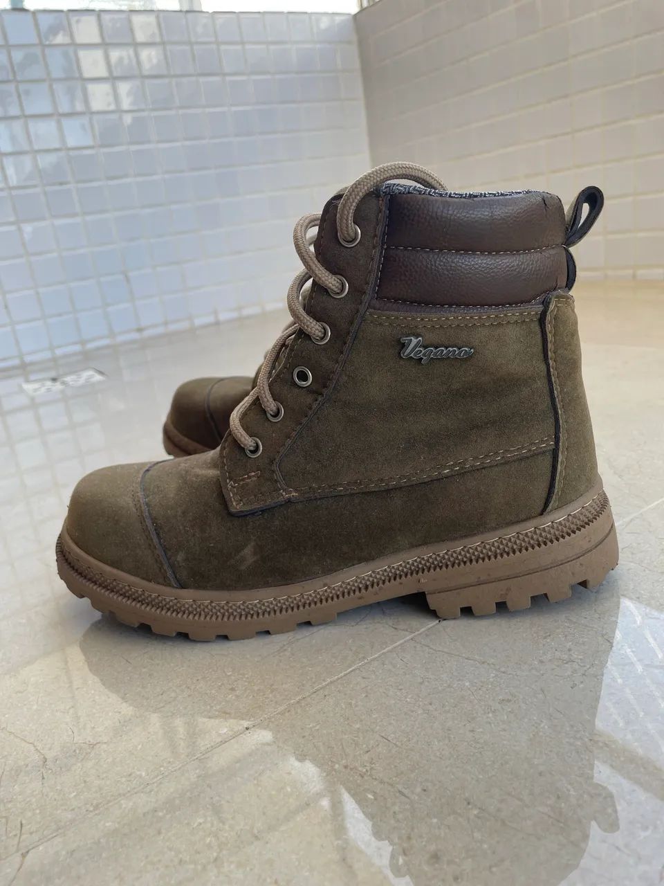 Bota carmuça
