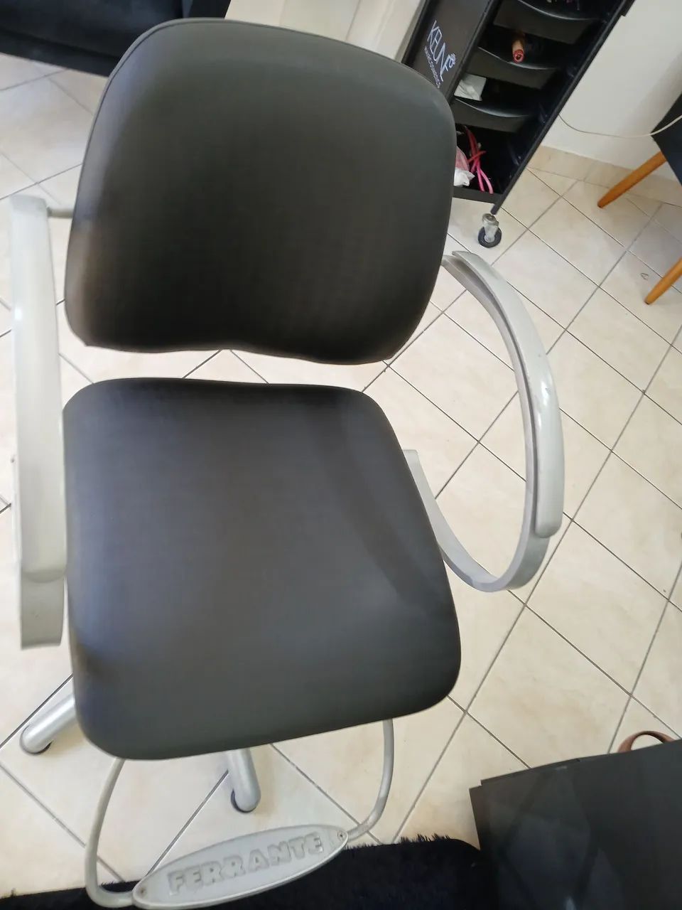 Cadeira de  abelereiro da marca ferrante