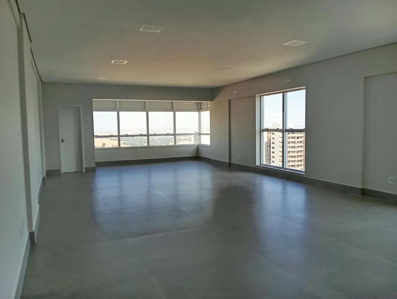 Locação de Comercial / Sala na cidade de ARAPONGAS - Foto 3