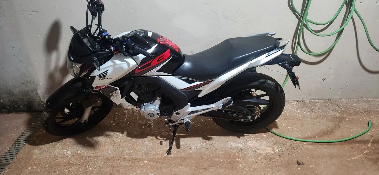 CB 250 Twitter CBS  - Foto 2