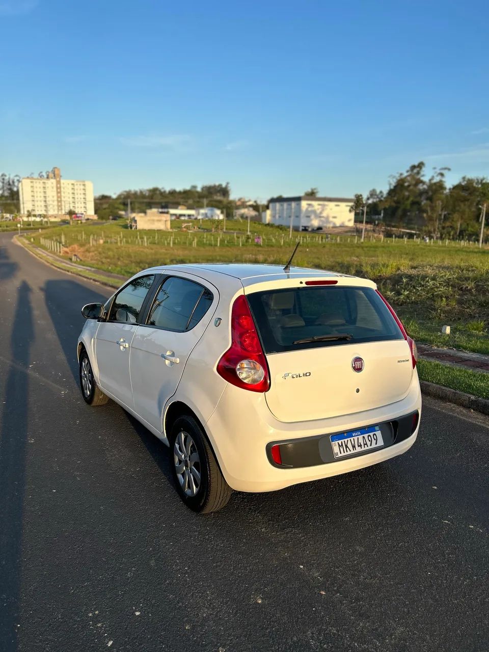 Fiat Palio Attractive 1.0 EVO Fire Flex 8V 5P 2014 - Foto 4