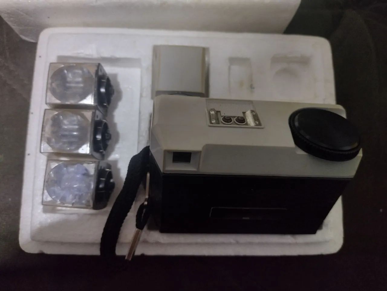 Câmara Kodak Instamatic 25 com flash - Foto 4