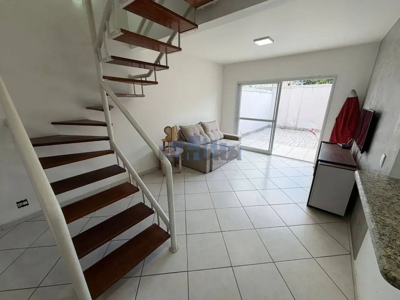 Excelente Casa Duplex com 03 Quartos em Condomínio Fechado, Morada de Laranjeiras, Serra/E