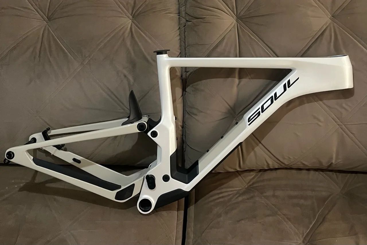 Quadro Sol Volcano G3, tamanho 19/L