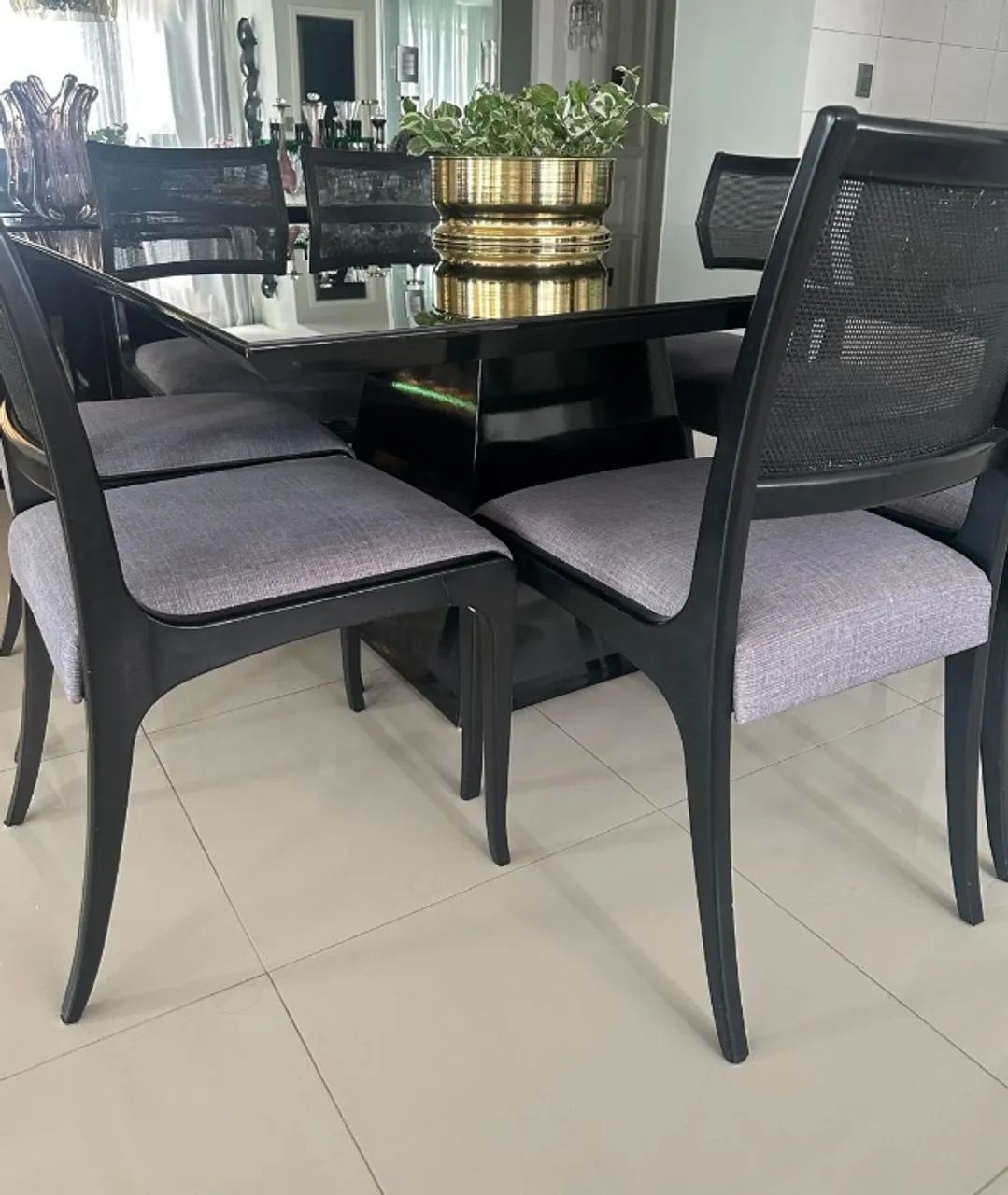 Mesa e cadeiras 8 lugares + Lustre