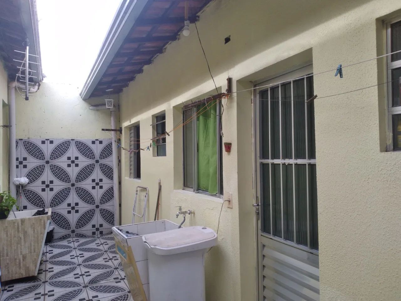 Kitnet para moça  prox. Faculdade Anhanguera $850
