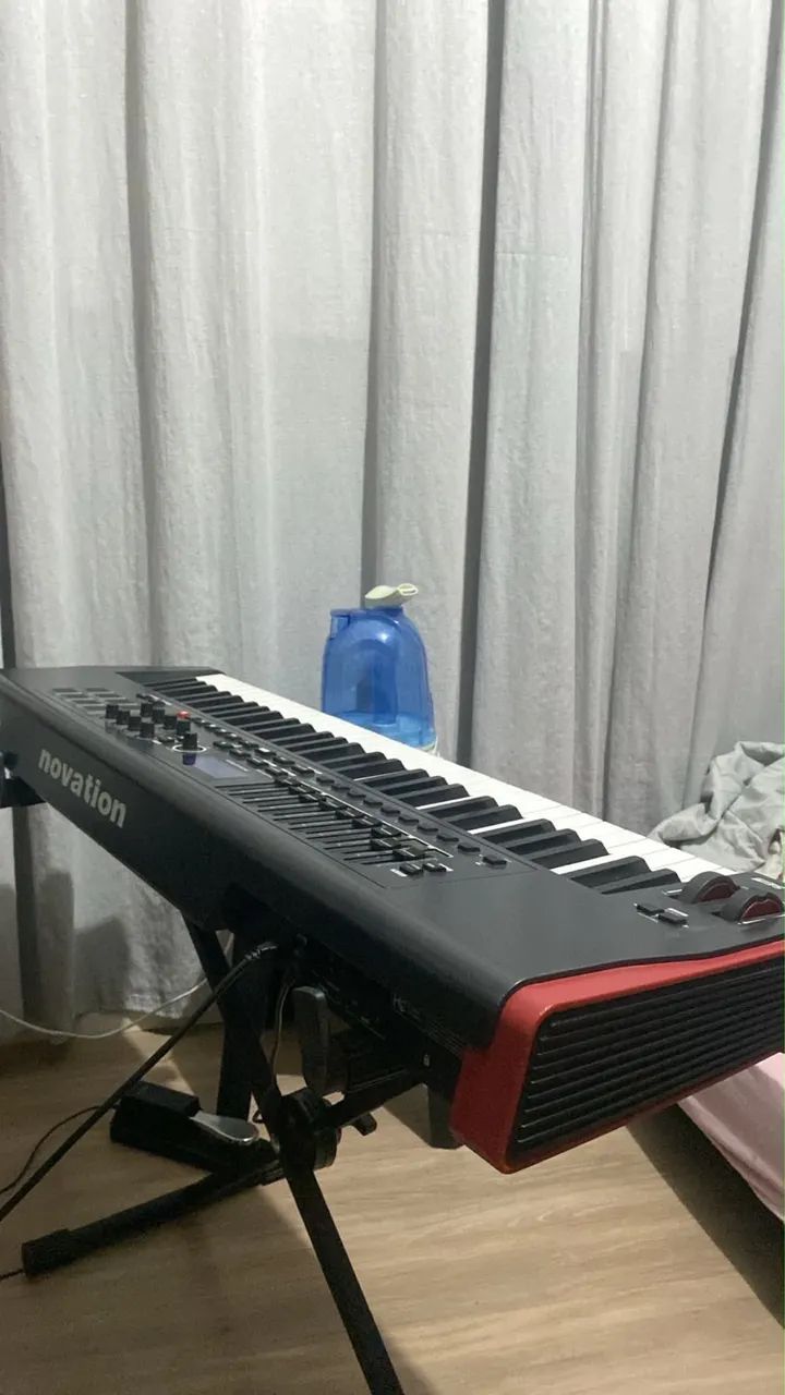 Controlador novation 61 impulser 