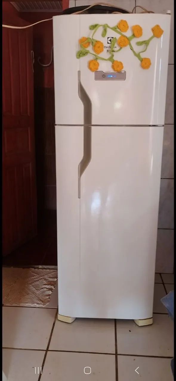 Vende se geladeira 