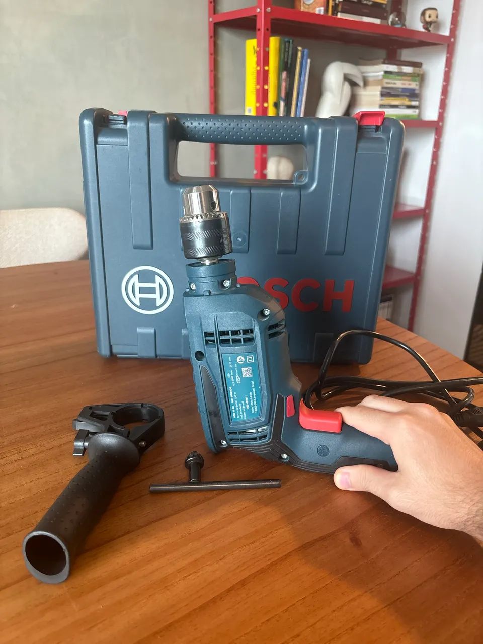Furadeira de Impacto Bosch 750w com Maleta - Foto 4
