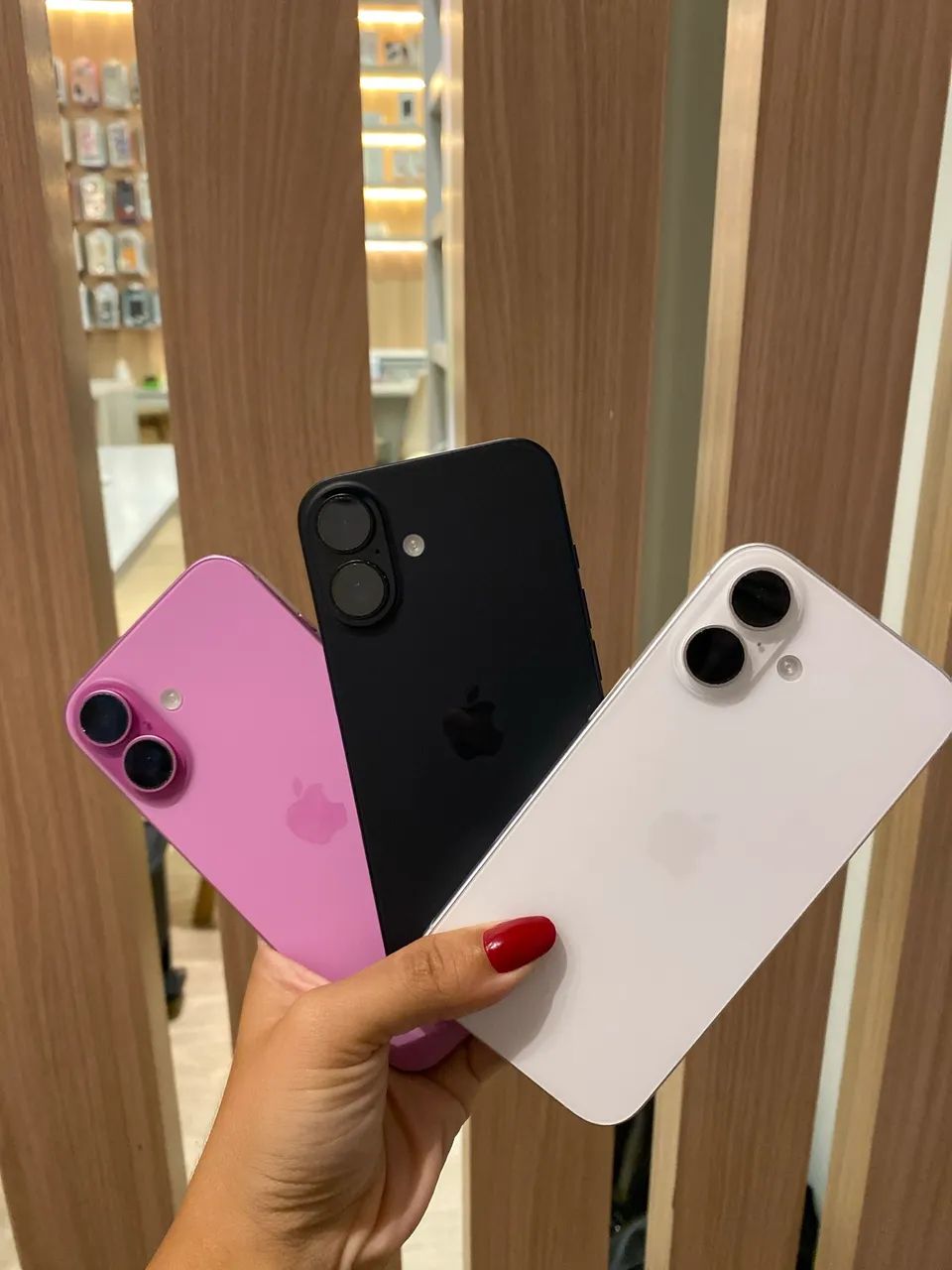 iPhone 16 