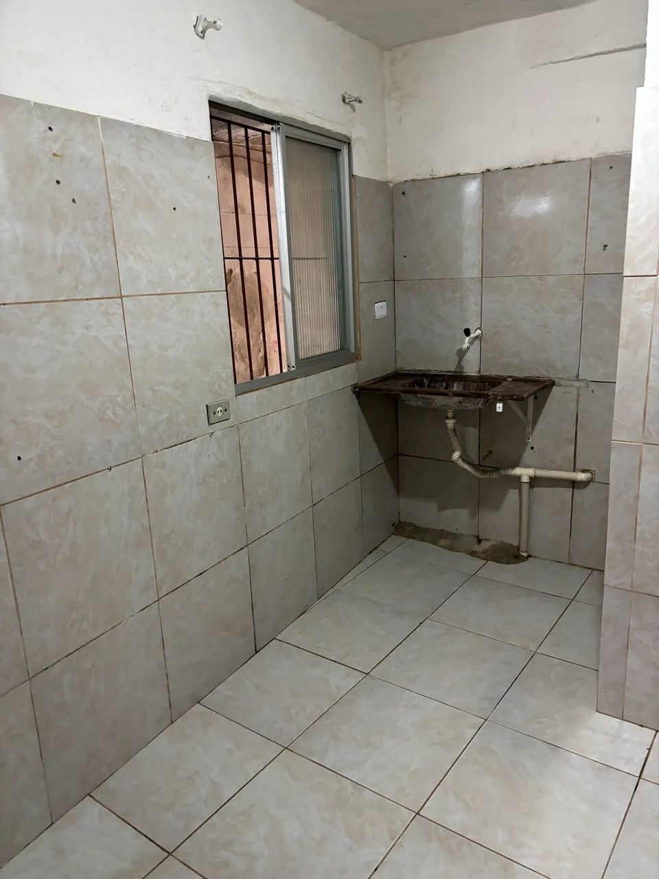 ALUGO KITNET -BAIRRO DOS TORRÕES  - Foto 3