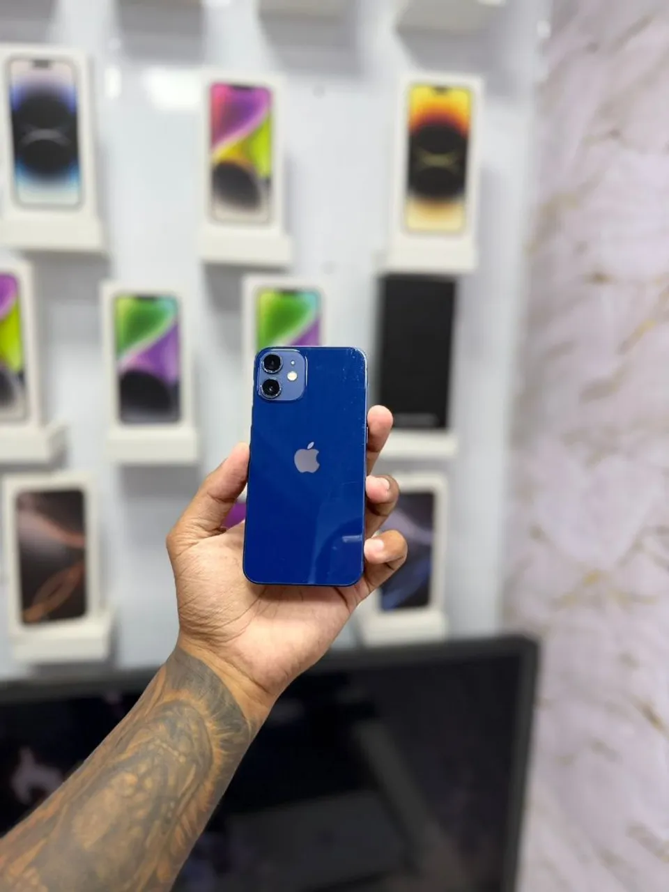 iPhone 12 MINI - 64GB AZUL ?1.399 - Celulares e Smartphones