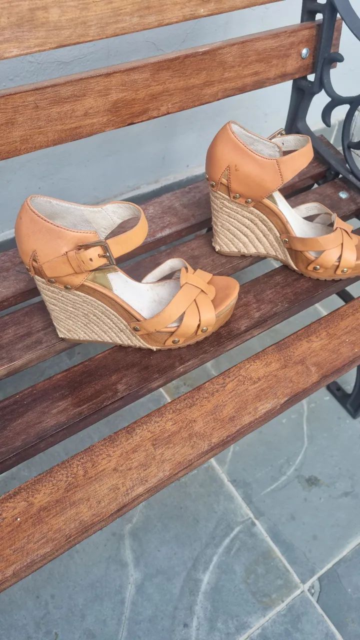 Sandália Michael kors couro  - Foto 2
