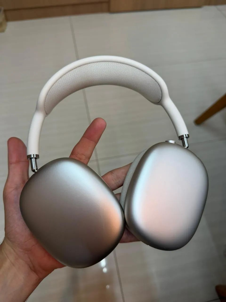 AirPod Max USB C 423878452377692161