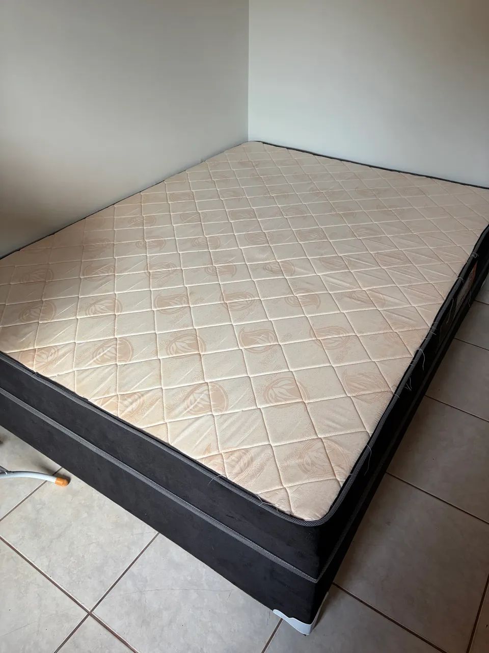 Vendo Frigobar e Cama Casal - Foto 3
