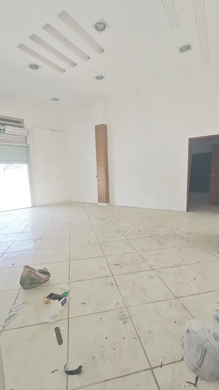 Ponto Comercial Amplo Com Salas e Galpão no Grã Duquesa para - Foto 2