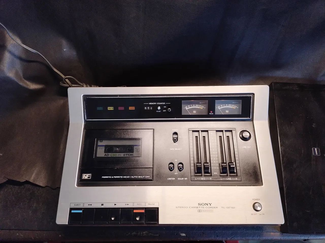 Tape deck Sony modelo TC 137 SD