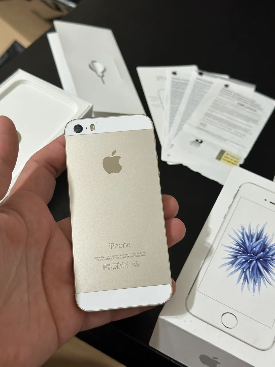 iPhone SE Prata 32GB Original Impecável Na Caixa - Celulares e