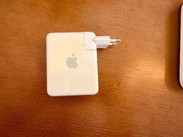 MacBook Pro 13 (2018) - TouchBar | Intel Core i5 | 8GB RAM | Excelente Estado + Brindes - Foto 4