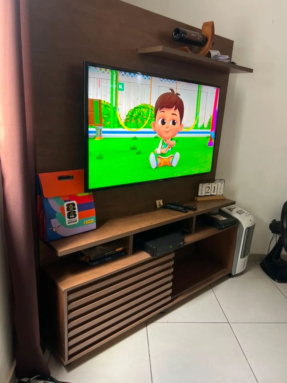 Rack com painel para TV