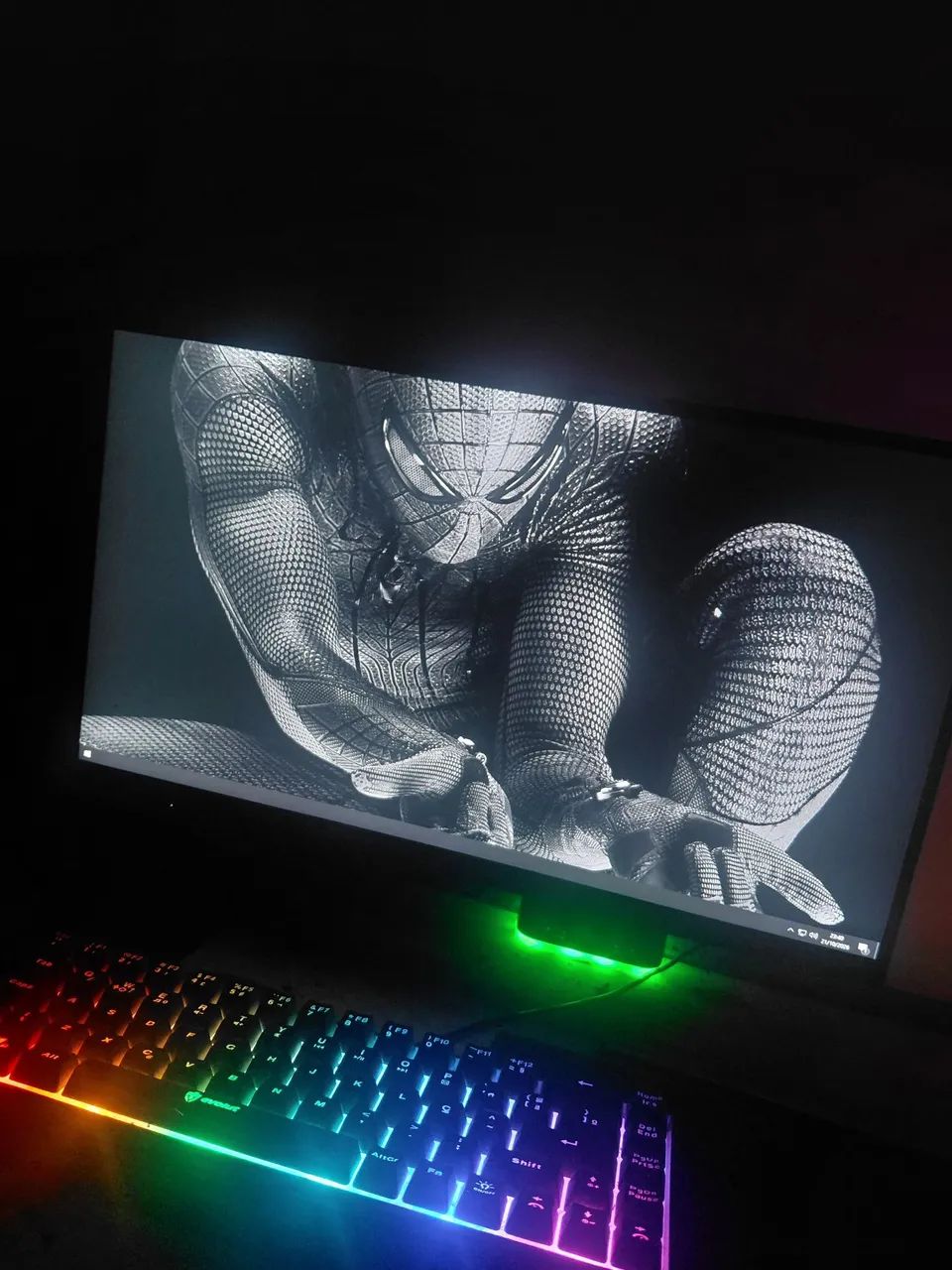 MONITOR AOC 22 POLEGADAS 120HZ +BRAÇO ARTICULADO COM RGB E ENTRADAS USB (TENHO CAIXA)
