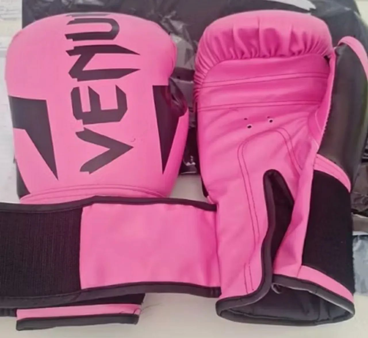 Luva Venum 10 onças rosa - Foto 2