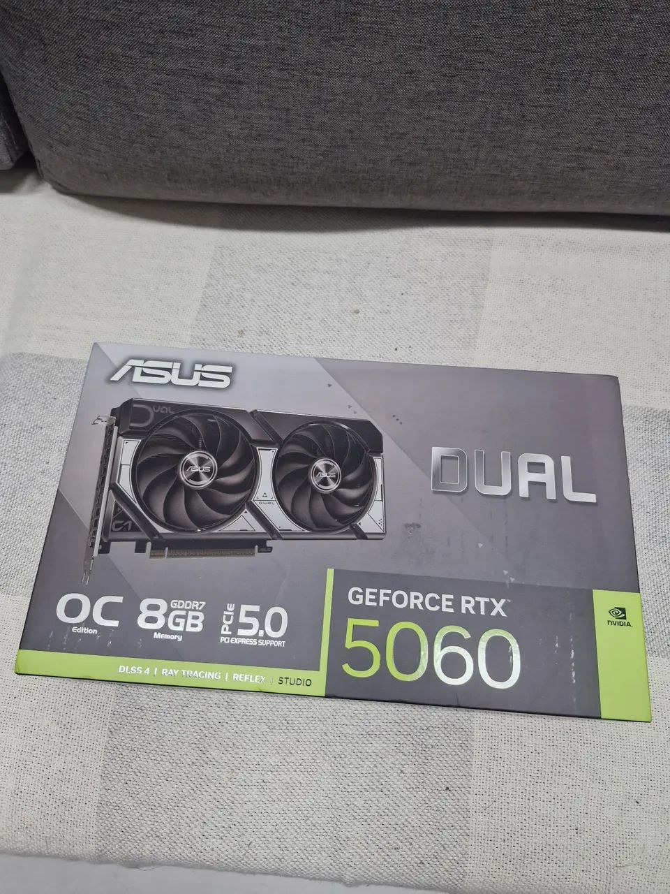 Placa de Video ASUS RTX 5060 8gb lacrada 