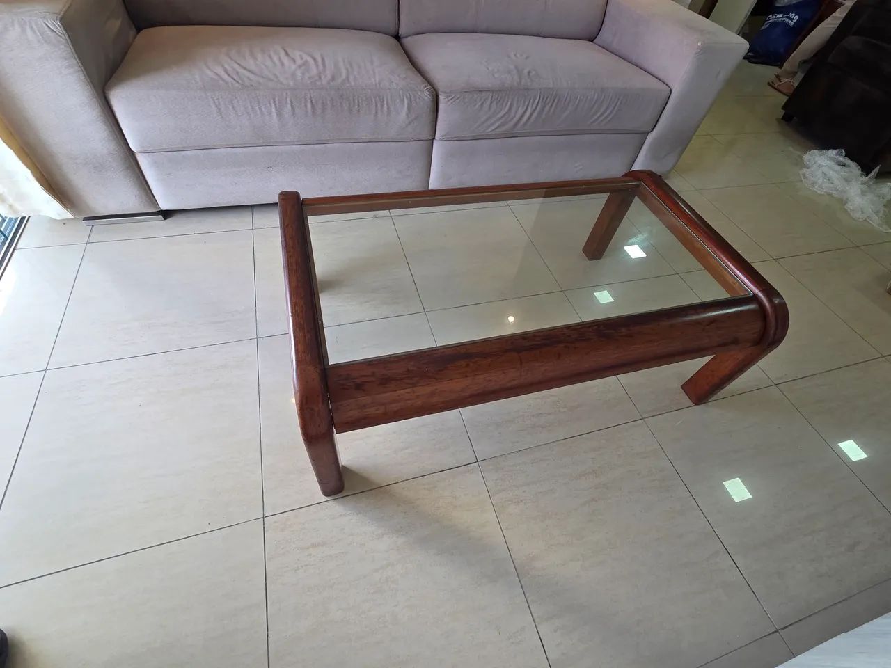 Centro para sala madeira e vidro 110x70cm - Foto 2