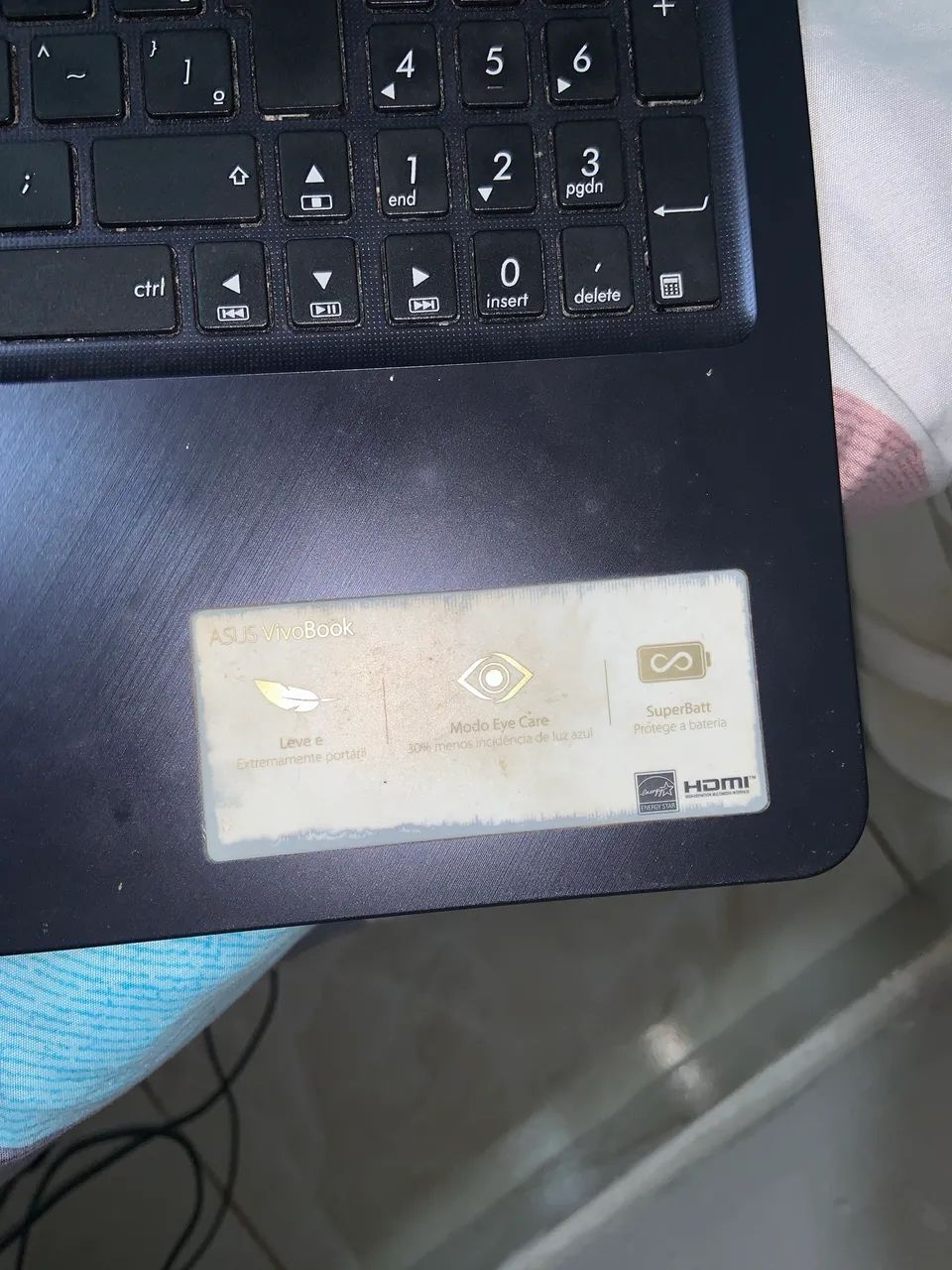 Notebook é um ASUS VivoBook para vender rápido 