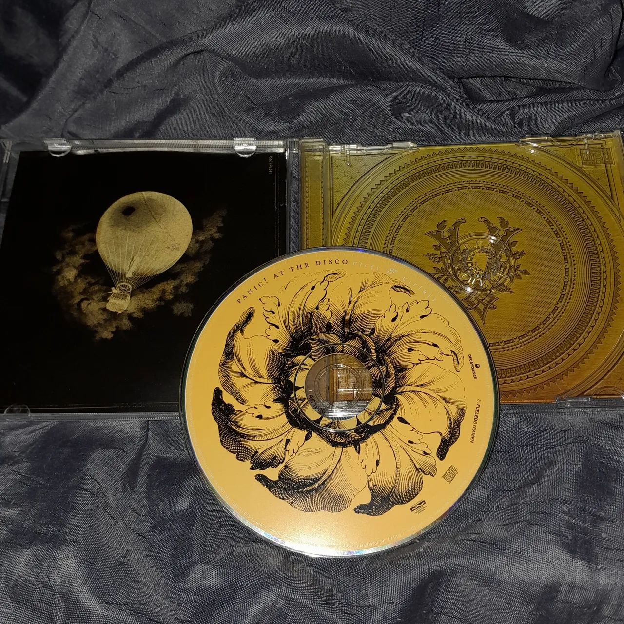 2 cds Panic at the disco - Foto 2