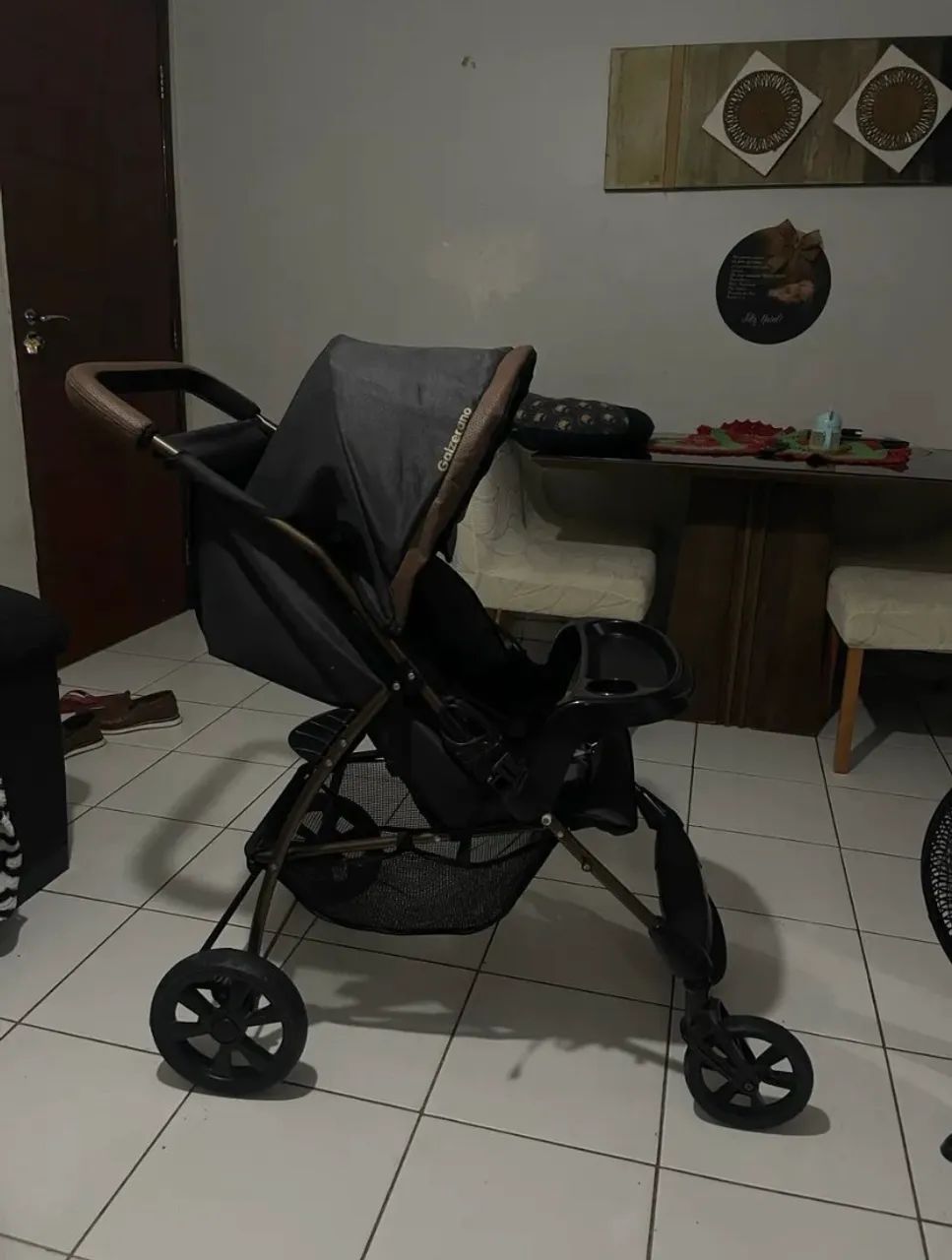 Vendo carrinho de bebê seminovo
