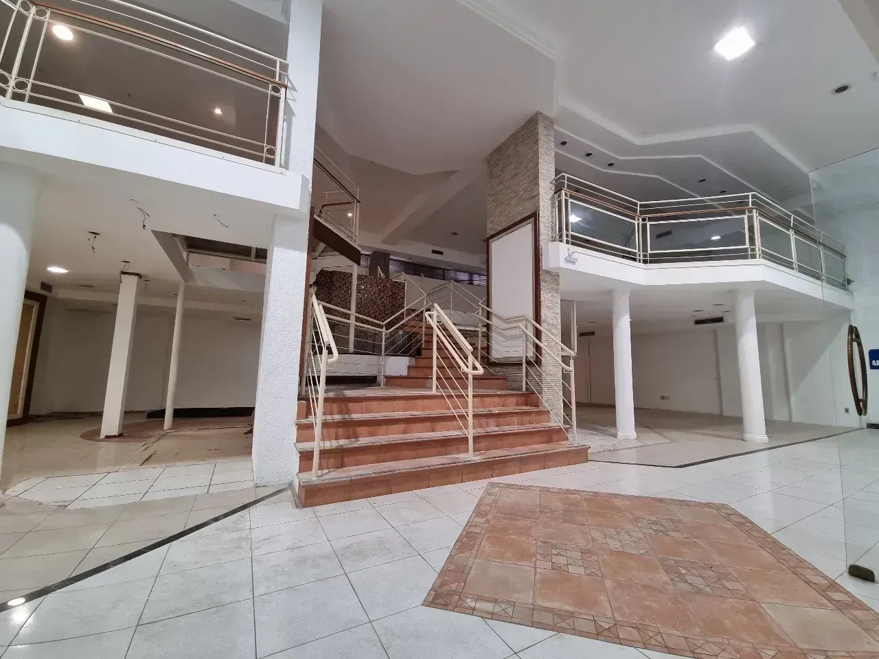 Excelente Lojão c/ 400 m2  B. Estoril - Belo Horizonte  MG - Foto 2