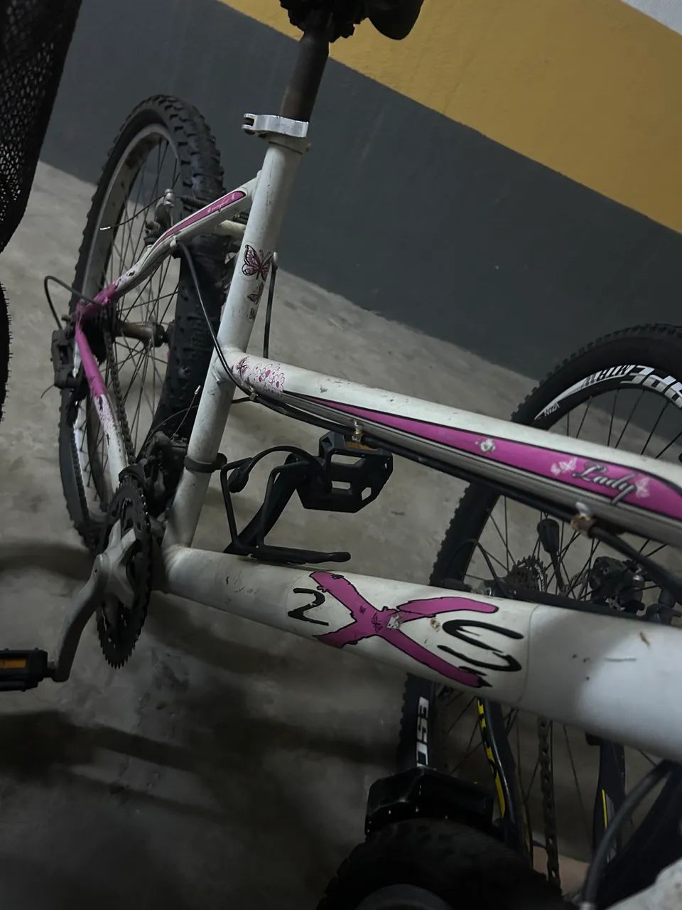 Bicicleta aro 26 com roda traseira com defeito - Foto 5
