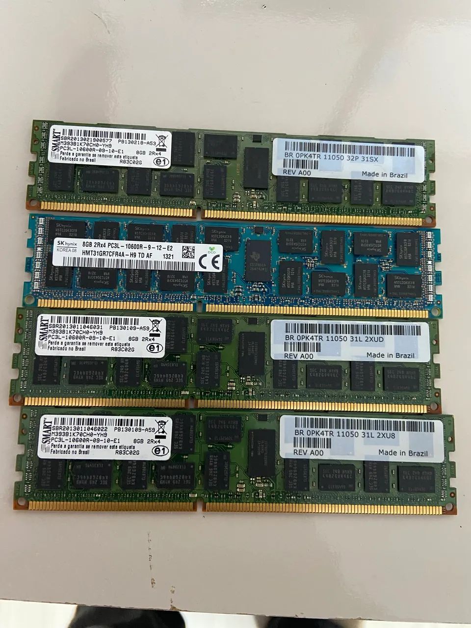 Kit com 4 pentes de memória pc3l-10600r ddr3 ecc 8Gb cada pente