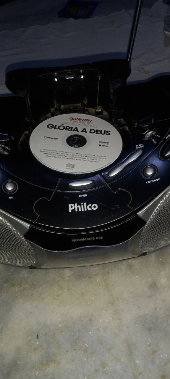 Vendo esse som, tem rádio e toca CDs.  - Foto 5