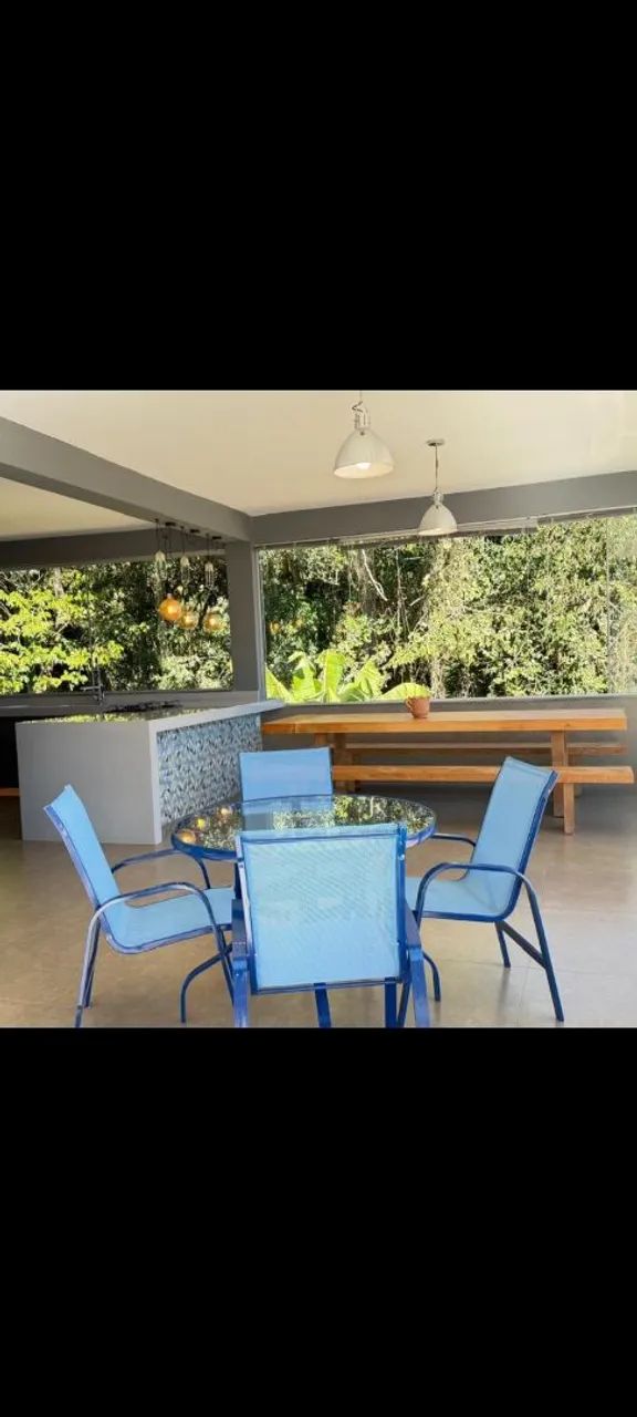 Conjunto de mesa com 4 cadeiras