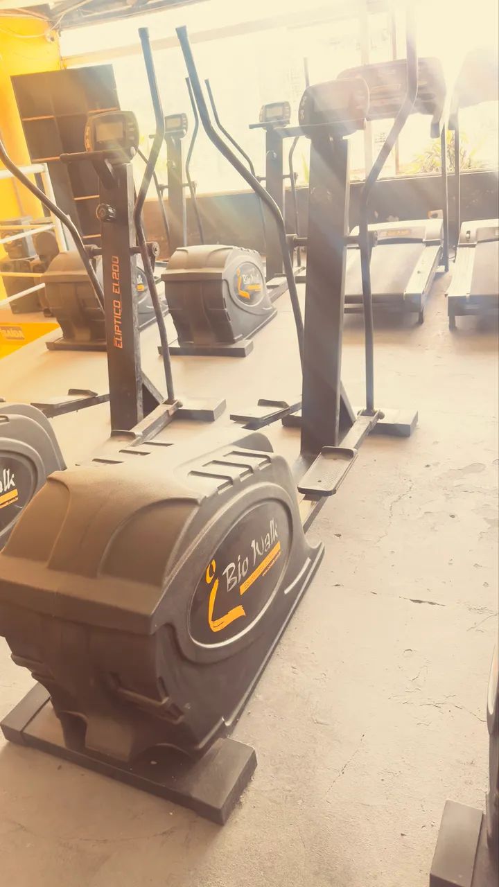 Elíptico de Academia Profissional  - Foto 3