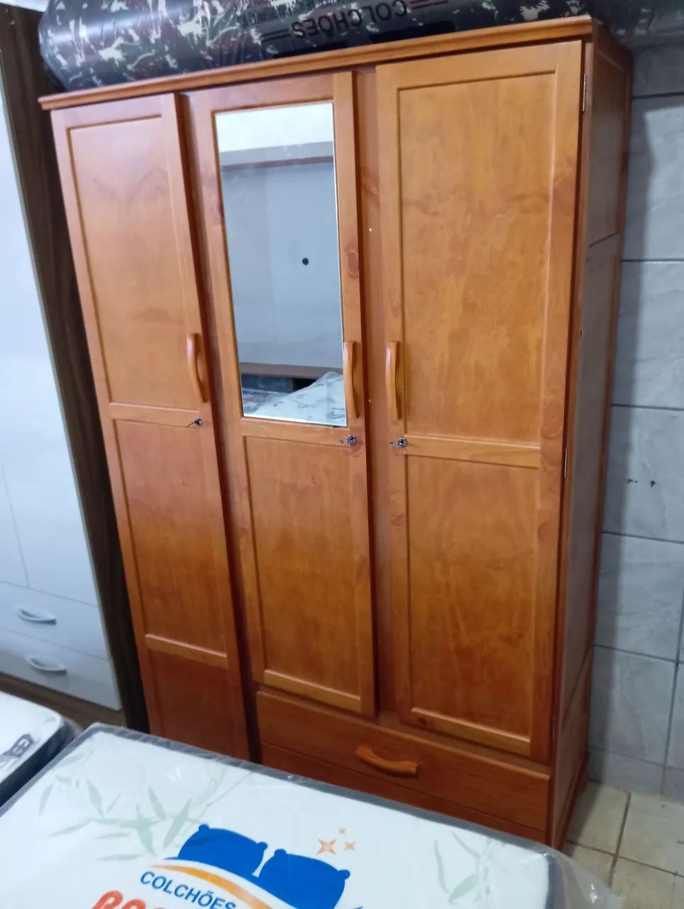 Guarda roupa novo de madeira  - Foto 2